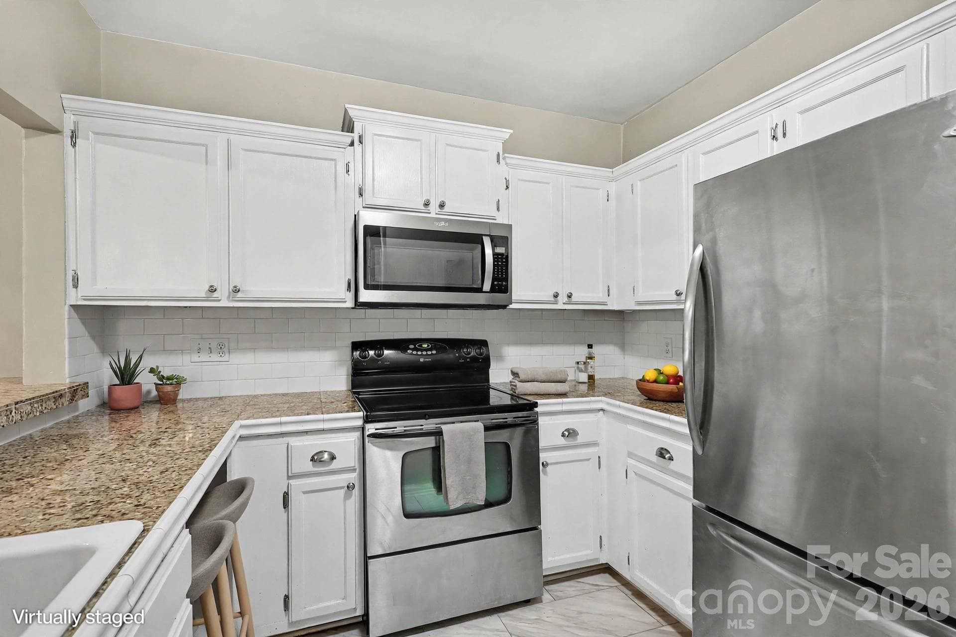 Condominium at 3200 Selwyn Farms Lane, Charlotte, photo 4 of 24