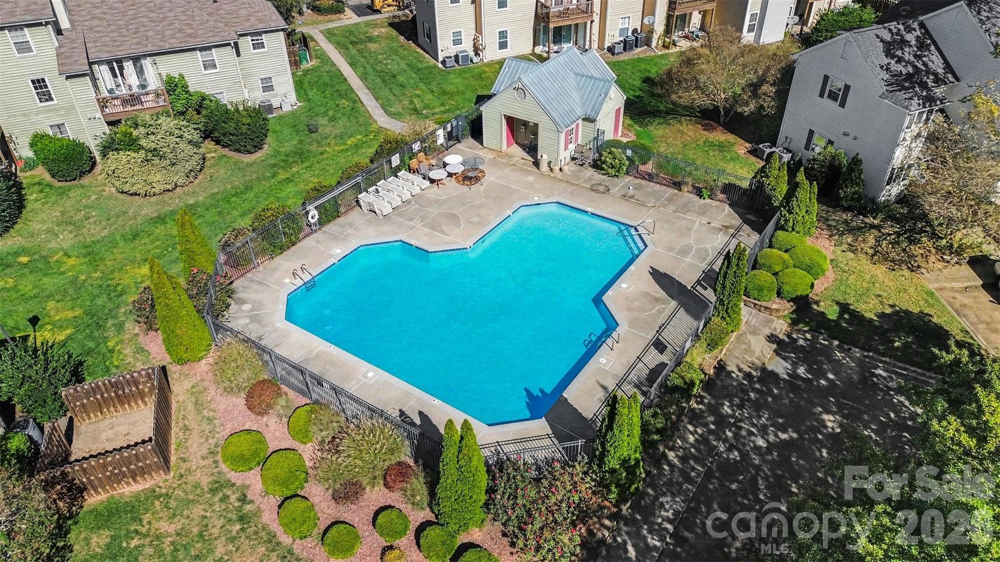 Condominium at 3200 Selwyn Farms Lane, Charlotte, photo 23 of 24