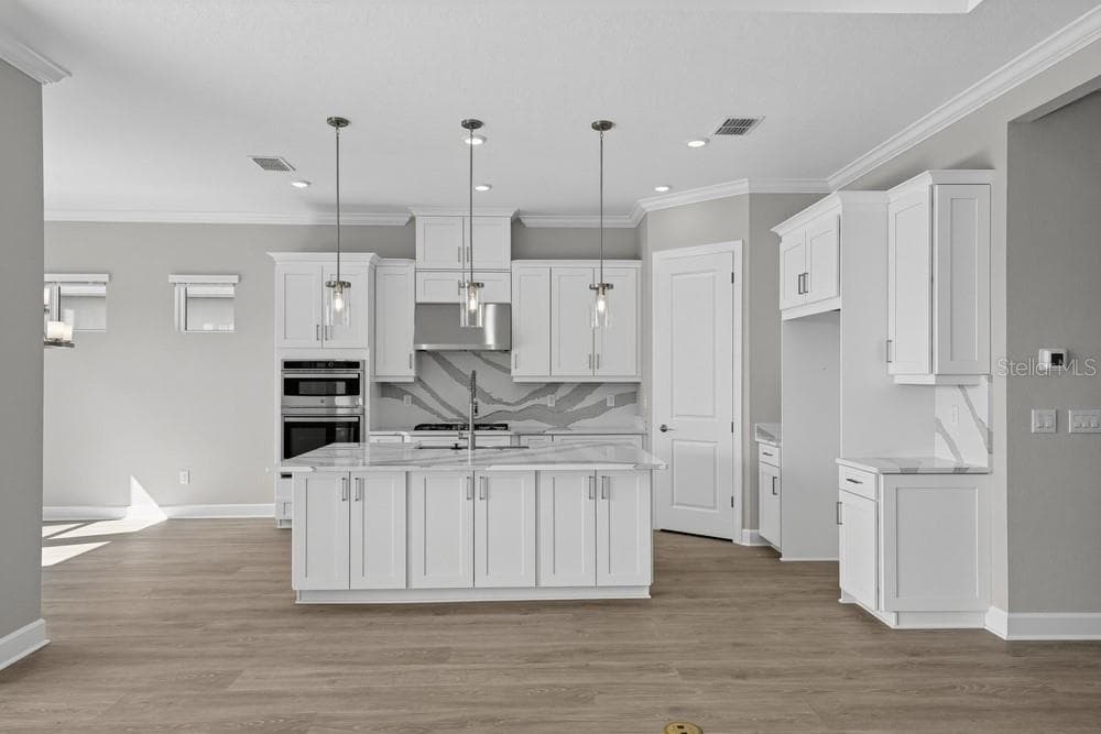 7649 Moonbeam Avenue ~ Ready Now - 7649 MOONBEAM AVE, SARASOTA