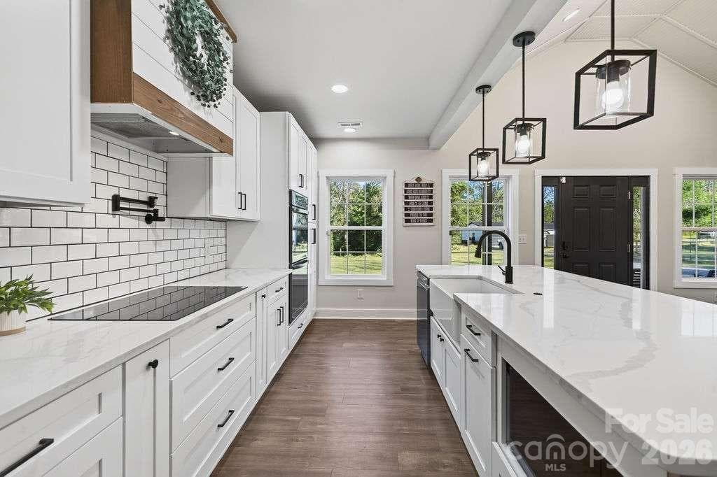 Single Family Residence at 1347 Crossland Road, Clover, photo 6 of 39