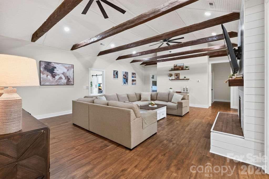 Single Family Residence at 1347 Crossland Road, Clover, photo 11 of 39