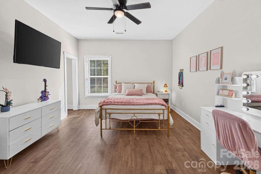 Single Family Residence at 1347 Crossland Road, Clover, photo 21 of 39
