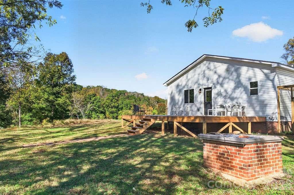 Single Family Residence at 1347 Crossland Road, Clover, photo 28 of 39