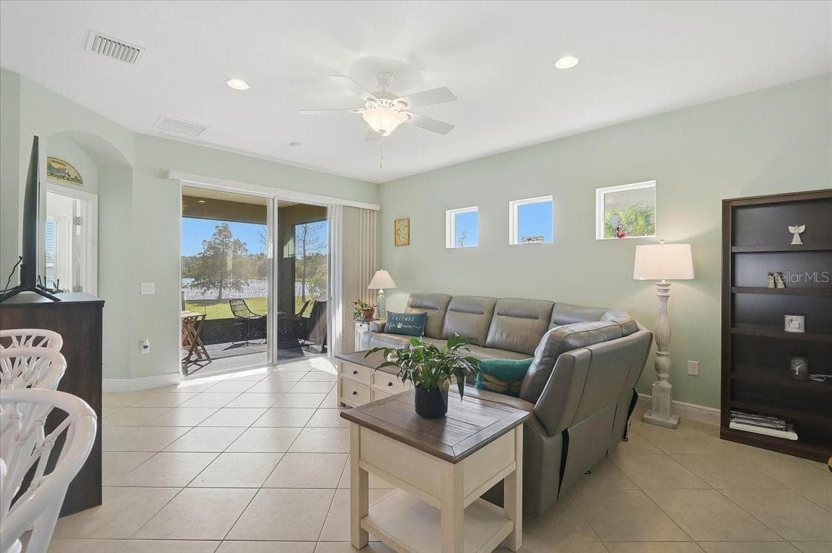 Single Family Residence at 12660 SAGEWOOD DR, VENICE, photo 8 of 91