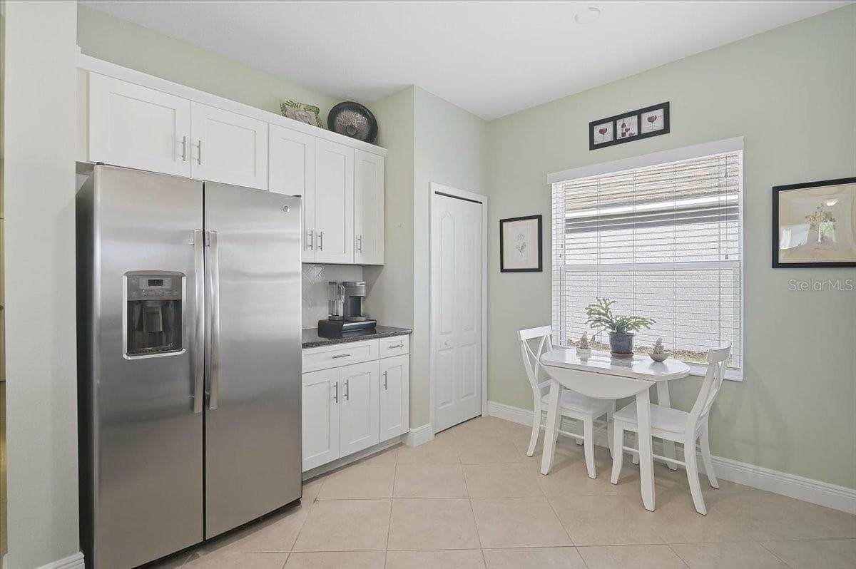 Single Family Residence at 12660 SAGEWOOD DR, VENICE, photo 16 of 91