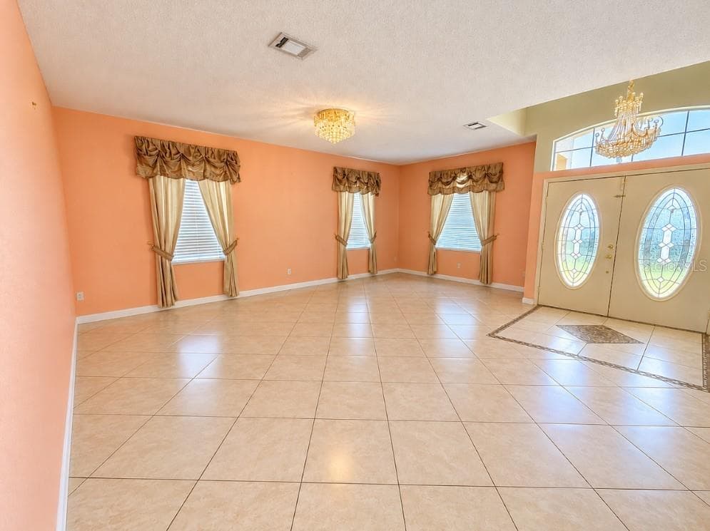 Single Family Residence at 8166 WOODVINE CIR, LAKELAND, photo 4 of 32