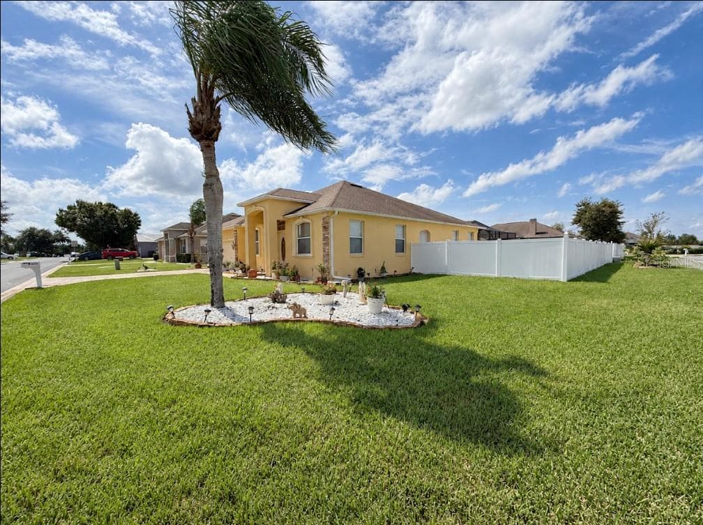 Single Family Residence at 8166 WOODVINE CIR, LAKELAND, photo 8 of 32
