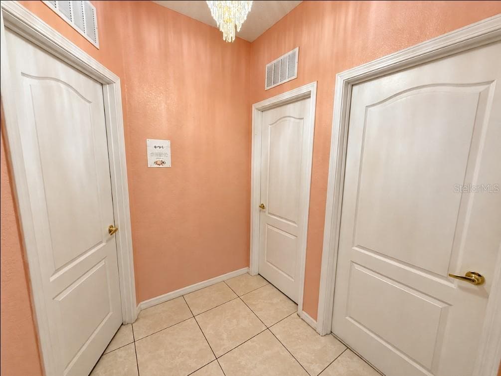 Single Family Residence at 8166 WOODVINE CIR, LAKELAND, photo 13 of 32