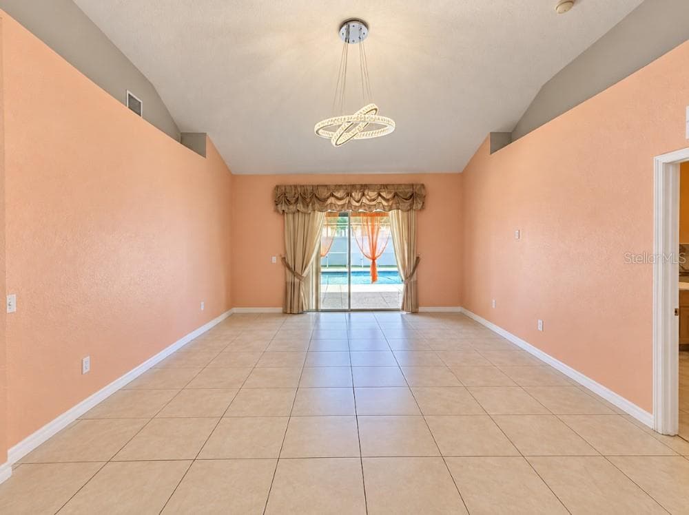 Single Family Residence at 8166 WOODVINE CIR, LAKELAND, photo 16 of 32