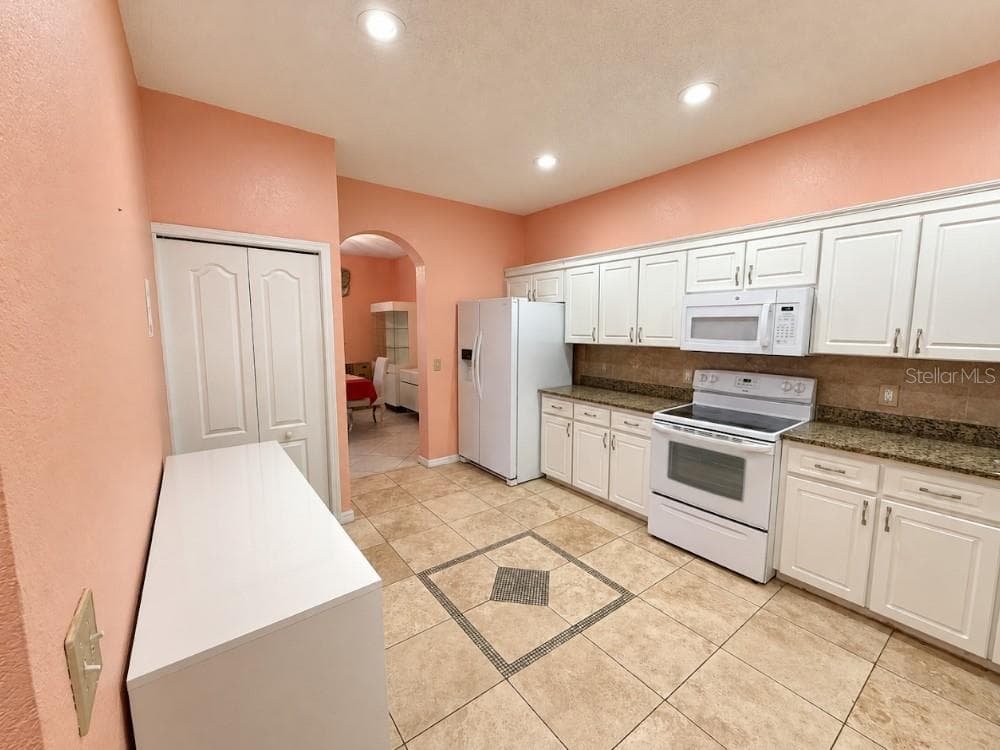 Single Family Residence at 8166 WOODVINE CIR, LAKELAND, photo 27 of 32
