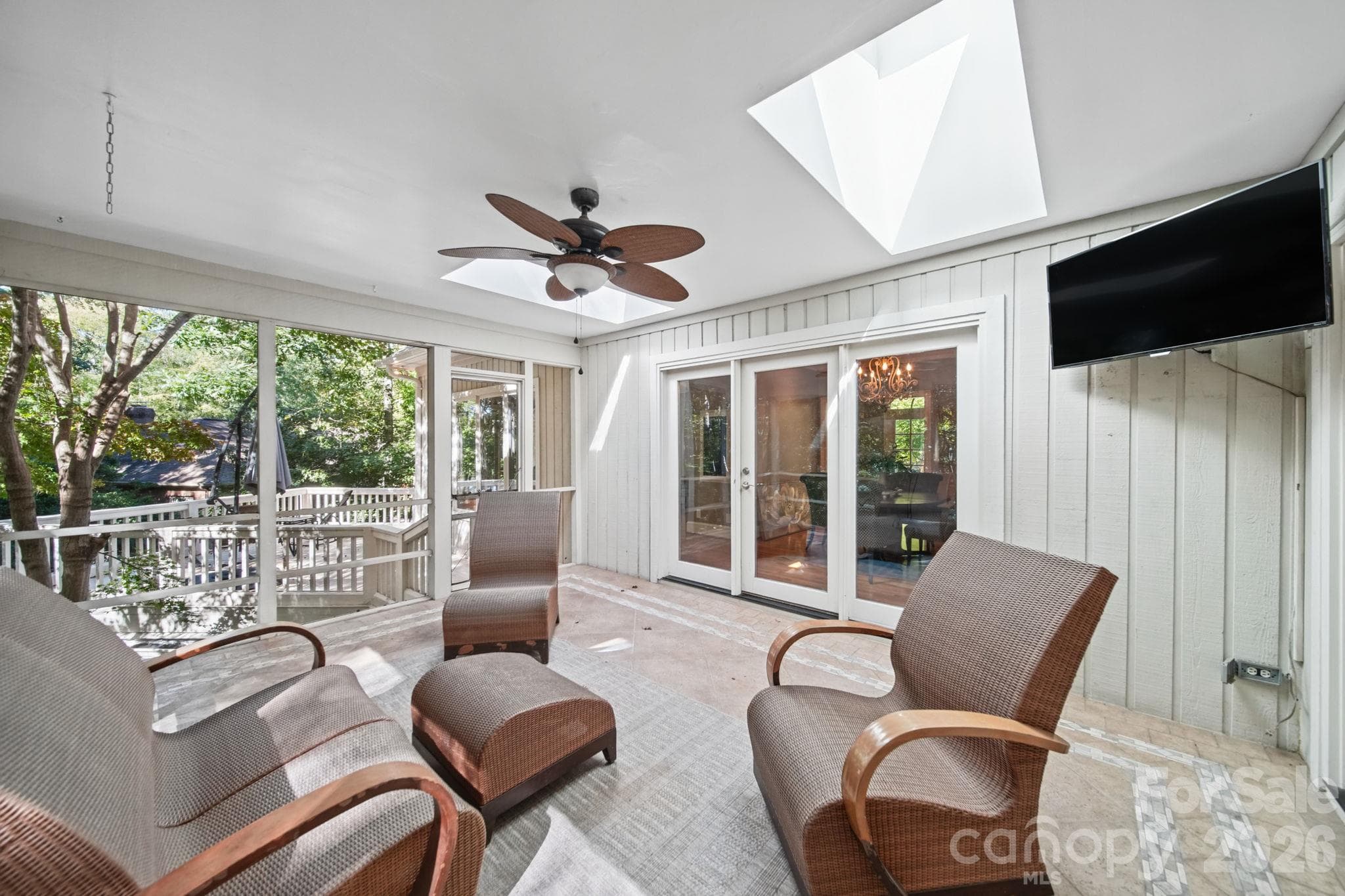 Single Family Residence at 6 Thornwood Court, Lake Wylie, photo 15 of 48