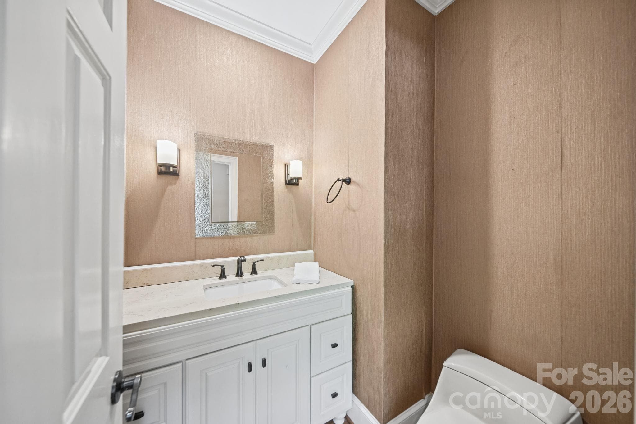 Single Family Residence at 6 Thornwood Court, Lake Wylie, photo 14 of 48