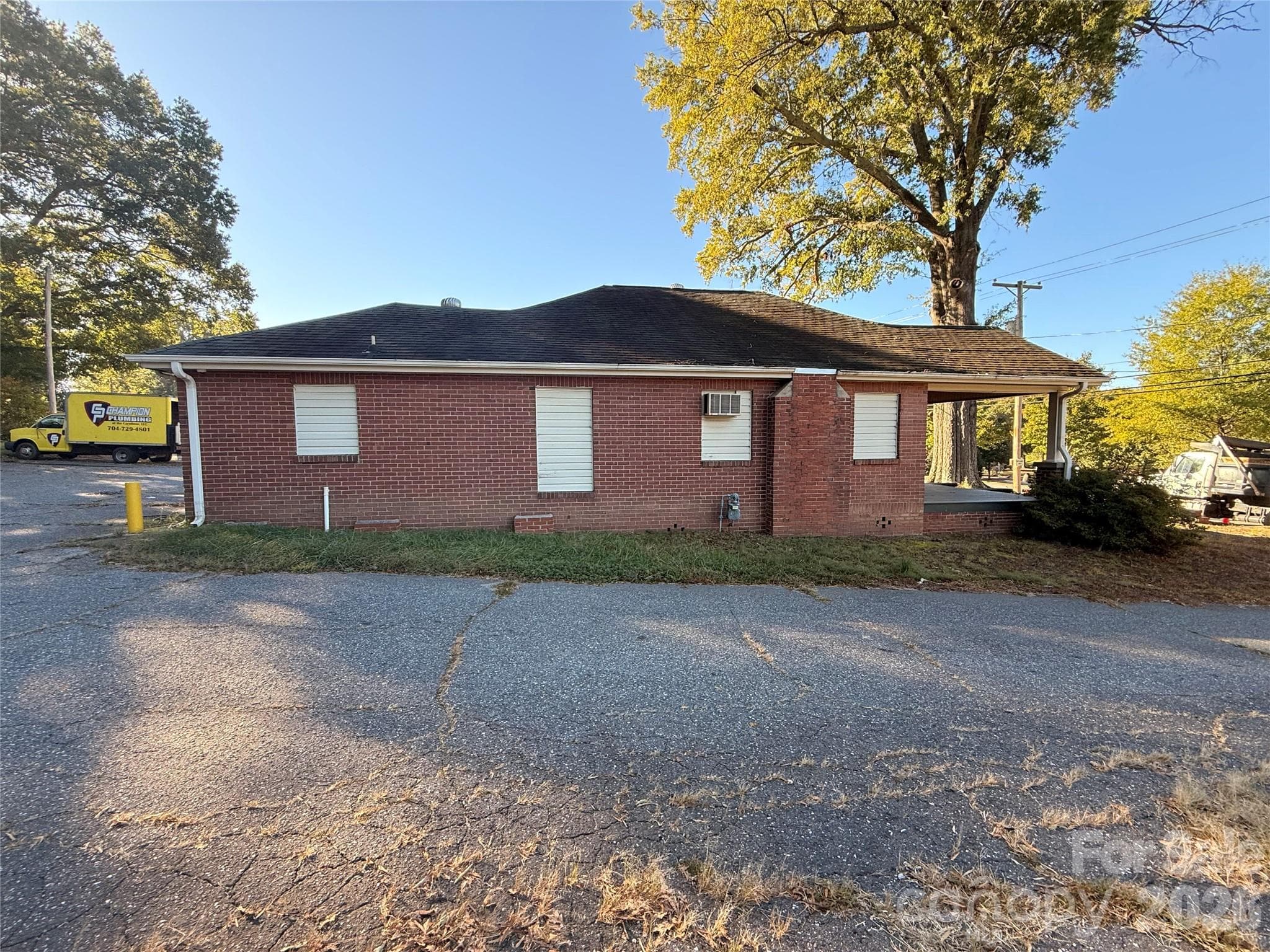 Office at 606 Chestnut Street, Gastonia, photo 2 of 8