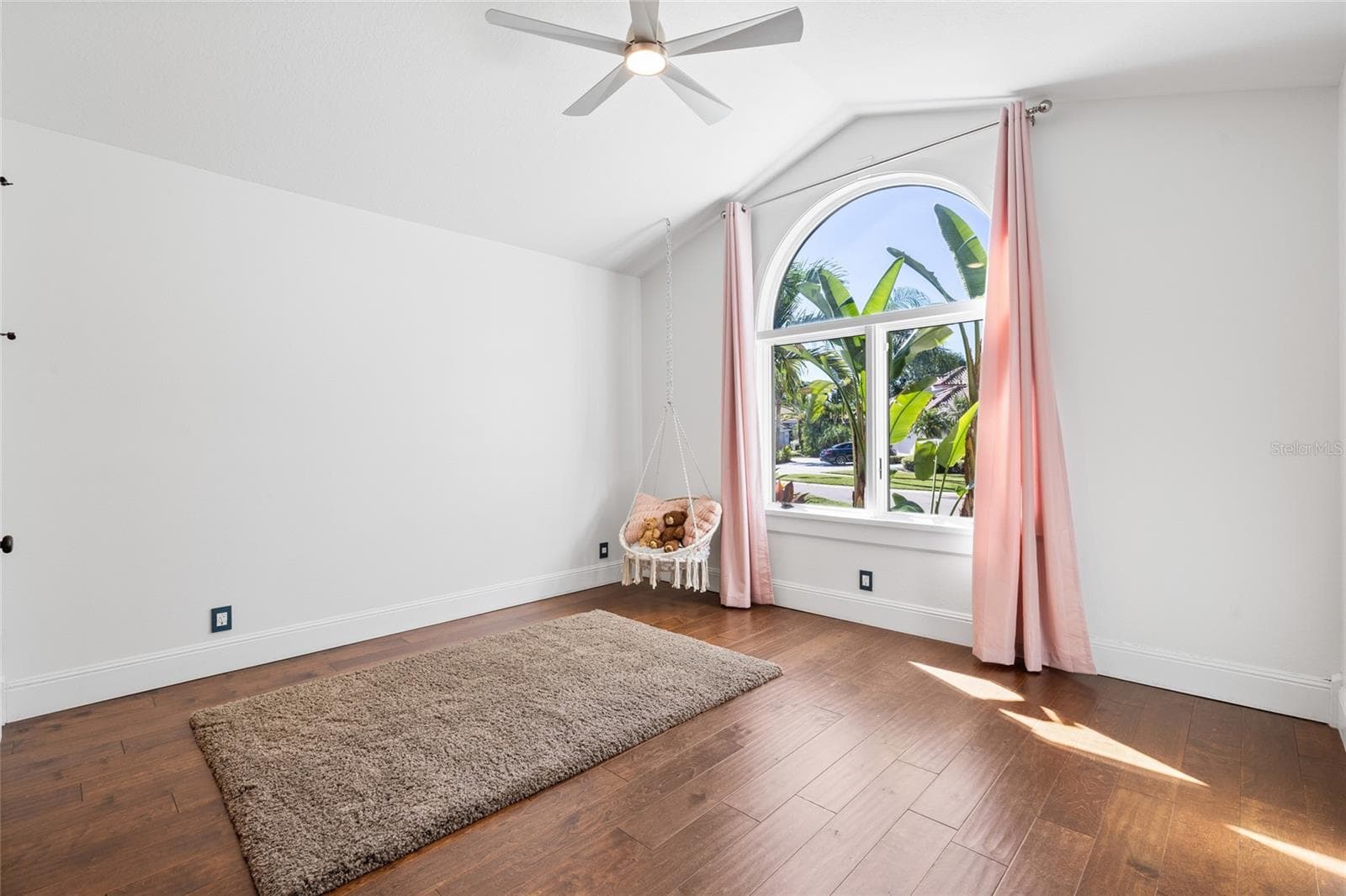 Bedroom 4 with vaulted ceilings - 9805 COMPASS POINT WAY, TAMPA