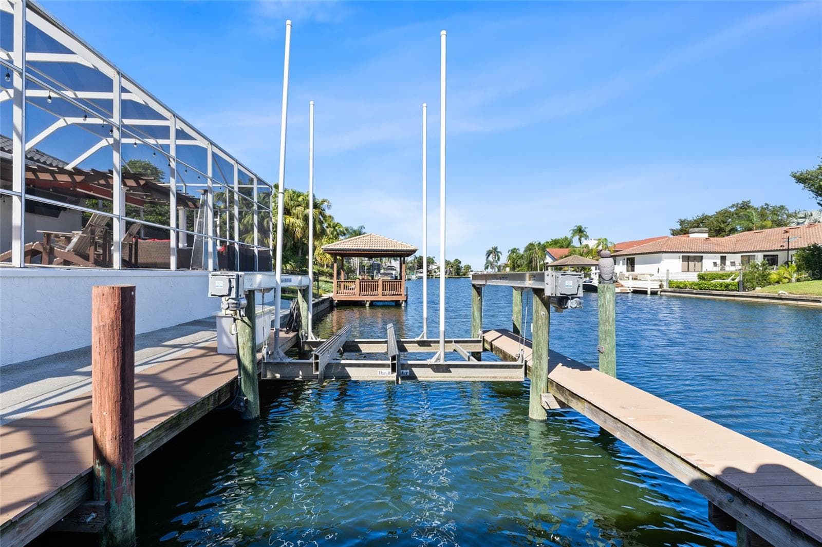 20,000 lb boat lift - 9805 COMPASS POINT WAY, TAMPA