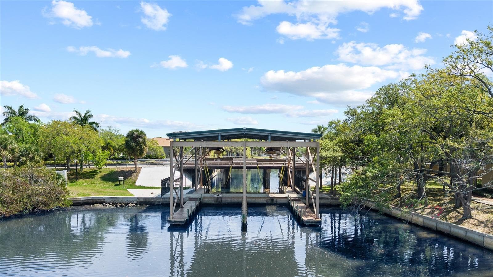 Single Family Residence at 9805 COMPASS POINT WAY, TAMPA, photo 96 of 98