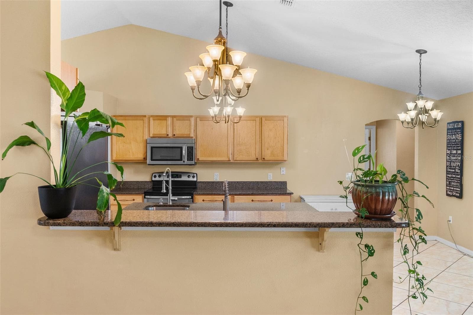 Single Family Residence at 526 WESTCLIFFE DR, WINTER GARDEN, photo 10 of 70