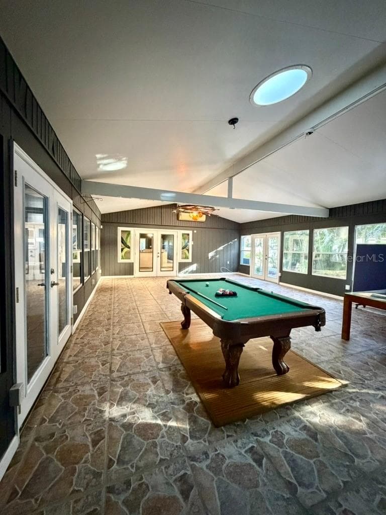 Great Room - 6250 13TH AVE S, GULFPORT