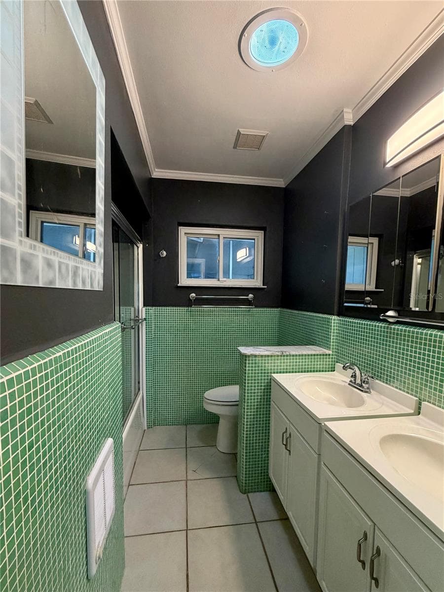 Bathroom 1 - 6250 13TH AVE S, GULFPORT
