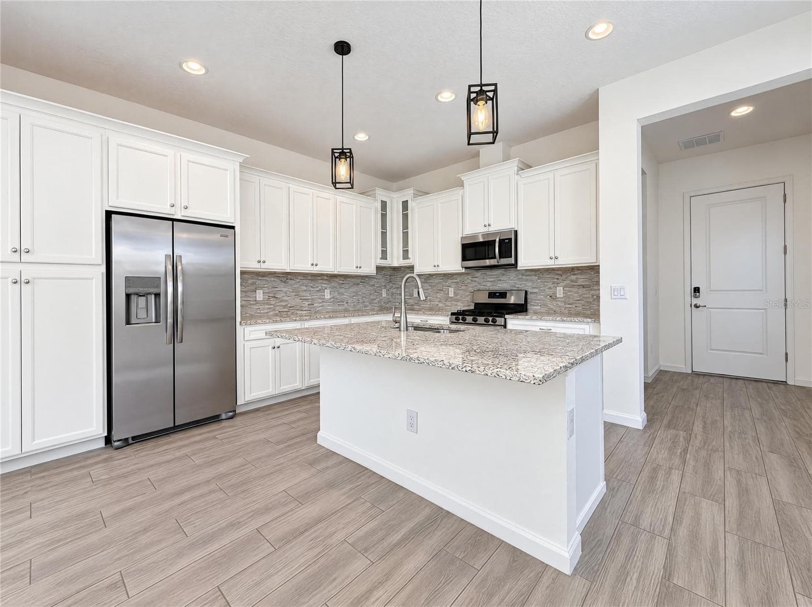 Single Family Residence at 724 WINTERSIDE DR, APOLLO BEACH, photo 7 of 14