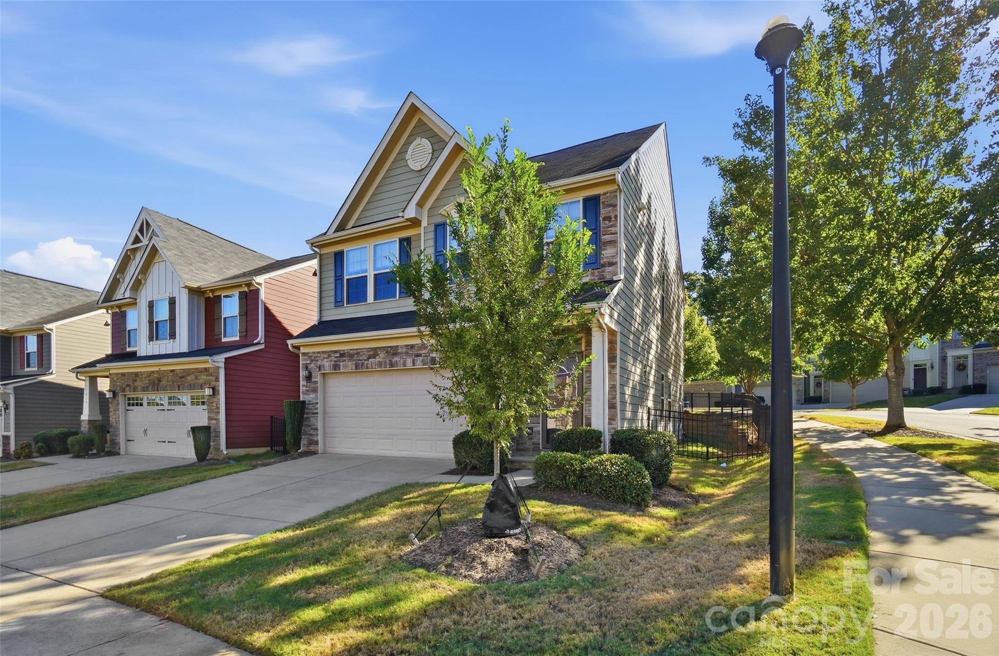 Single Family Residence at 1823 Fleetwood Drive, Charlotte, photo 6 of 48