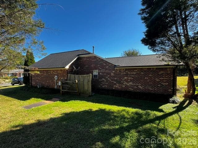 Single Family Residence at 1110 Highland Creek Drive, Salisbury, photo 2 of 22
