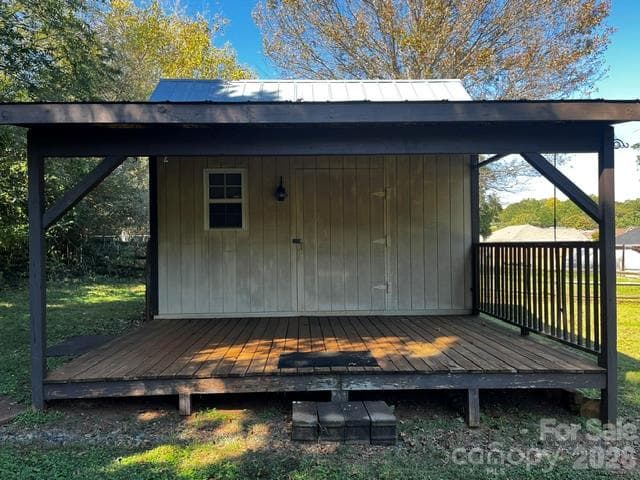 Single Family Residence at 1110 Highland Creek Drive, Salisbury, photo 6 of 22