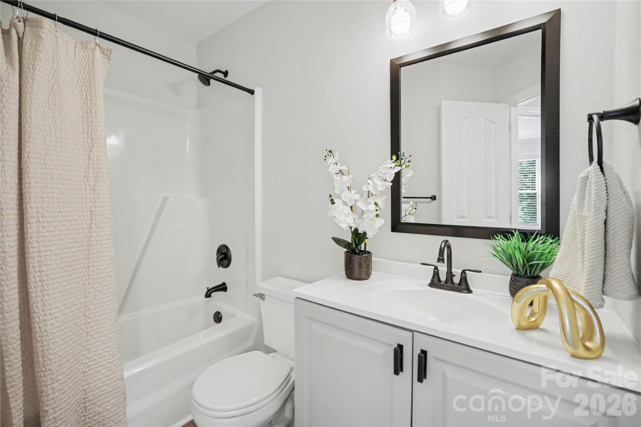 Upstairs Shared Bathroom - 9732 Whitewood Trail, Charlotte