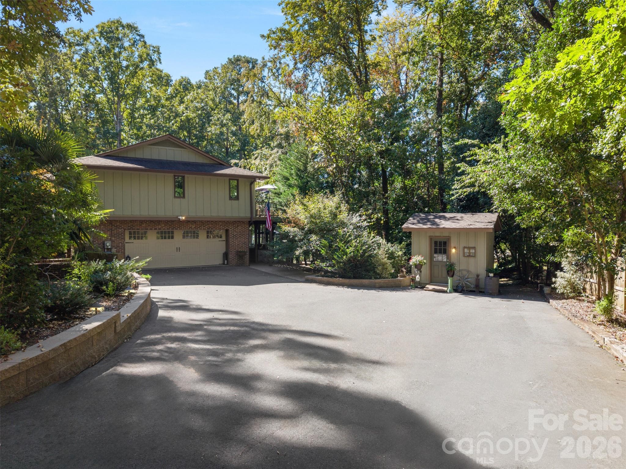 2021 repave of beautiful driveway into the property. Garden shed added in 2026. - 4 Thornwood Lane, Lake Wylie