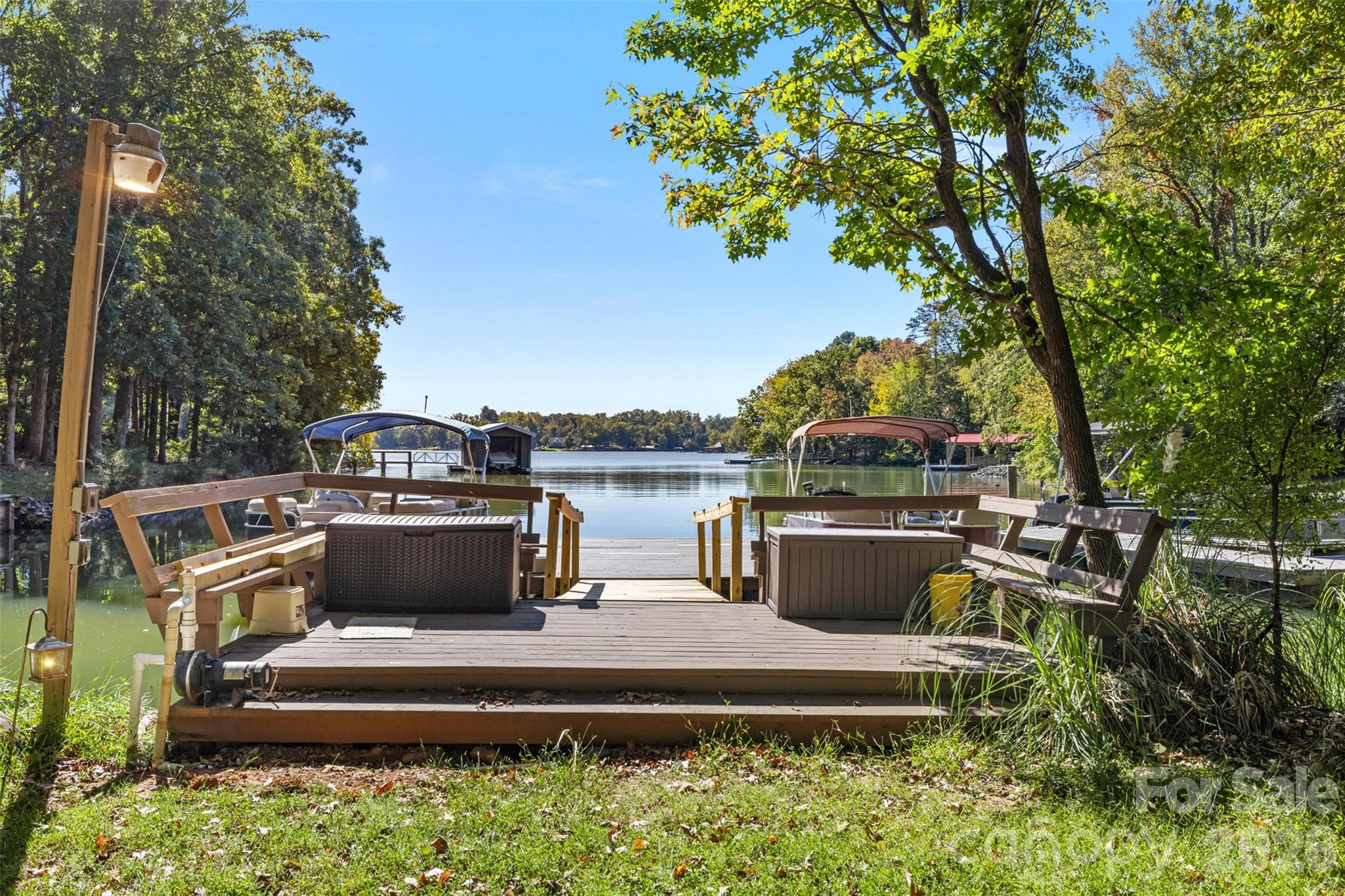 Floating dock for you & your only neighbor - 4 Thornwood Lane, Lake Wylie