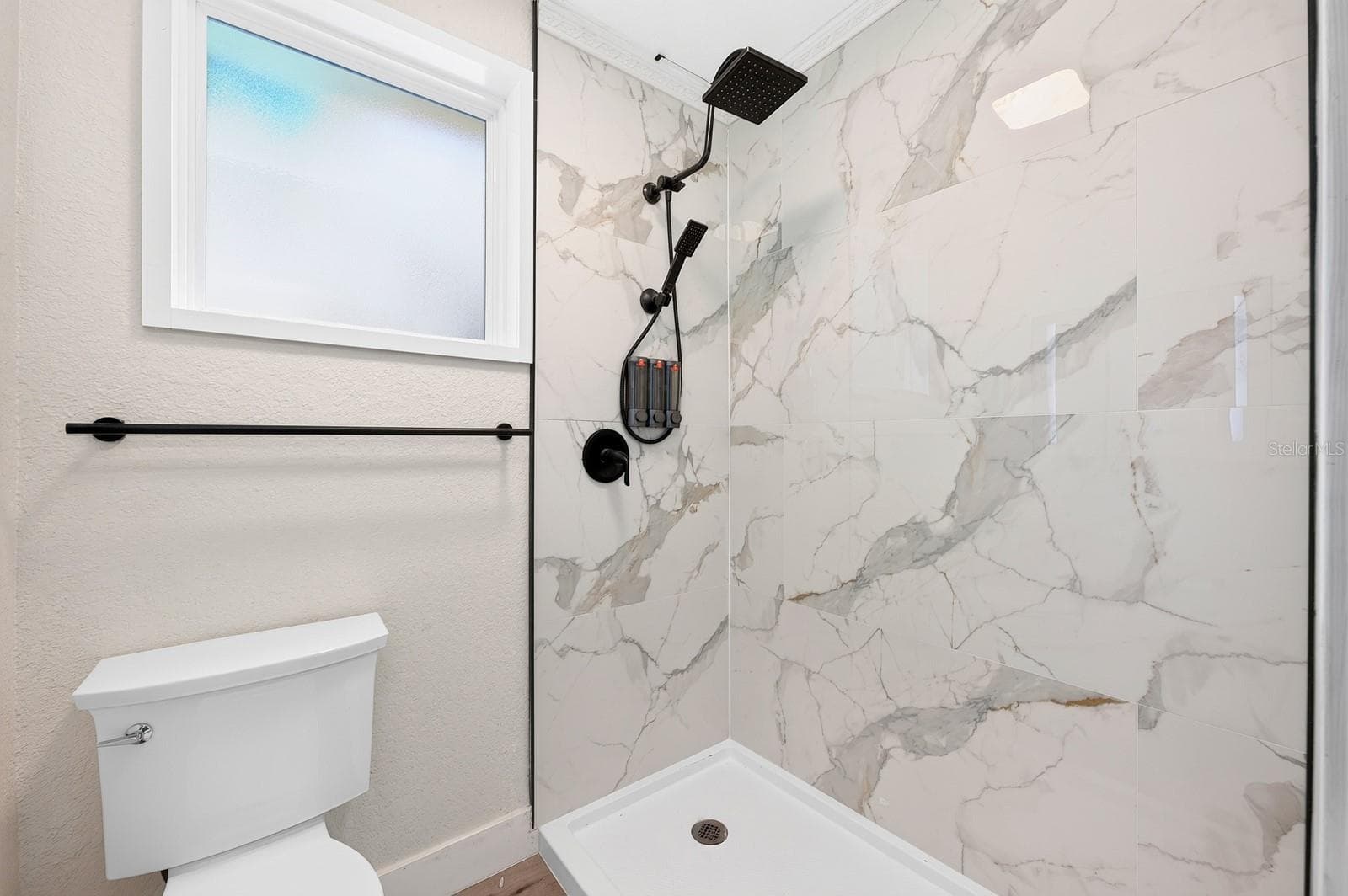 Guest Residence Bathroom - 211 S MAPLE AVE, SANFORD