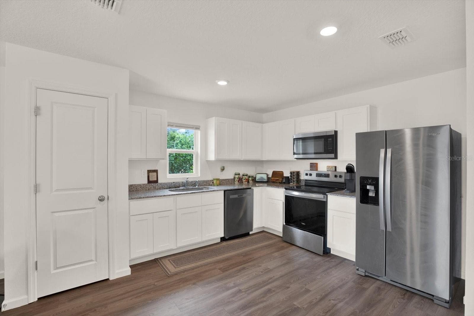 Single Family Residence at 7153 APACHE TRL, SPRING HILL, photo 6 of 24