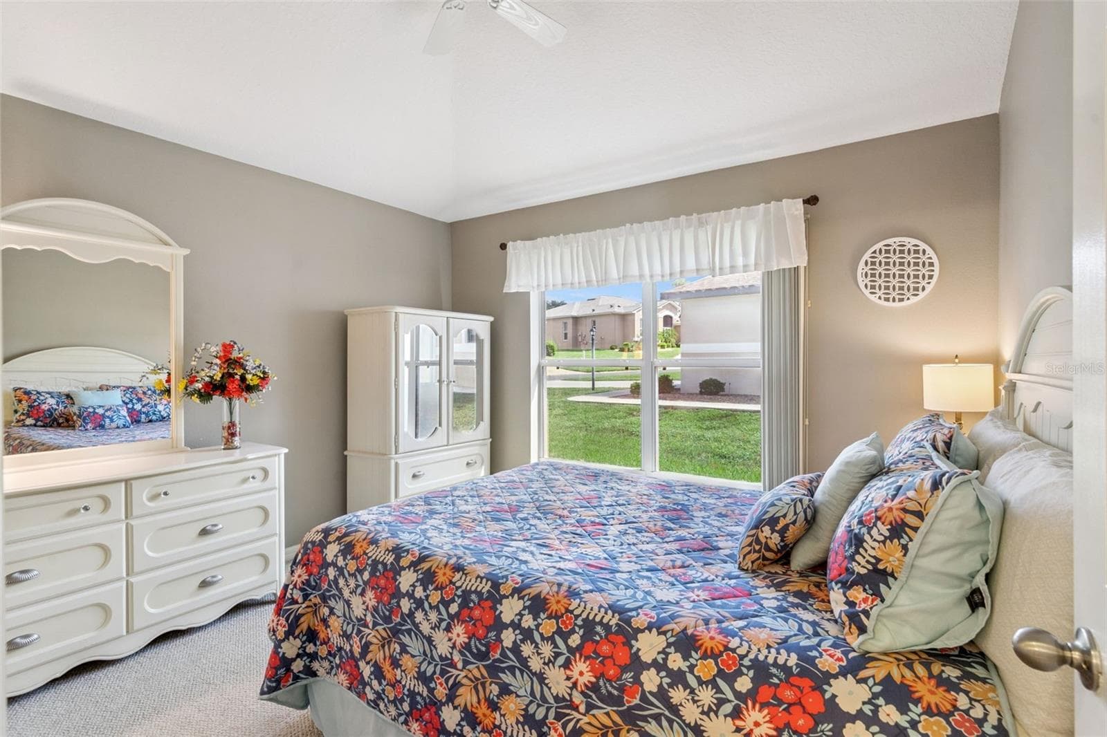 2nd Bedroom with plenty of natural light. - 4900 CANOE CT, TAVARES