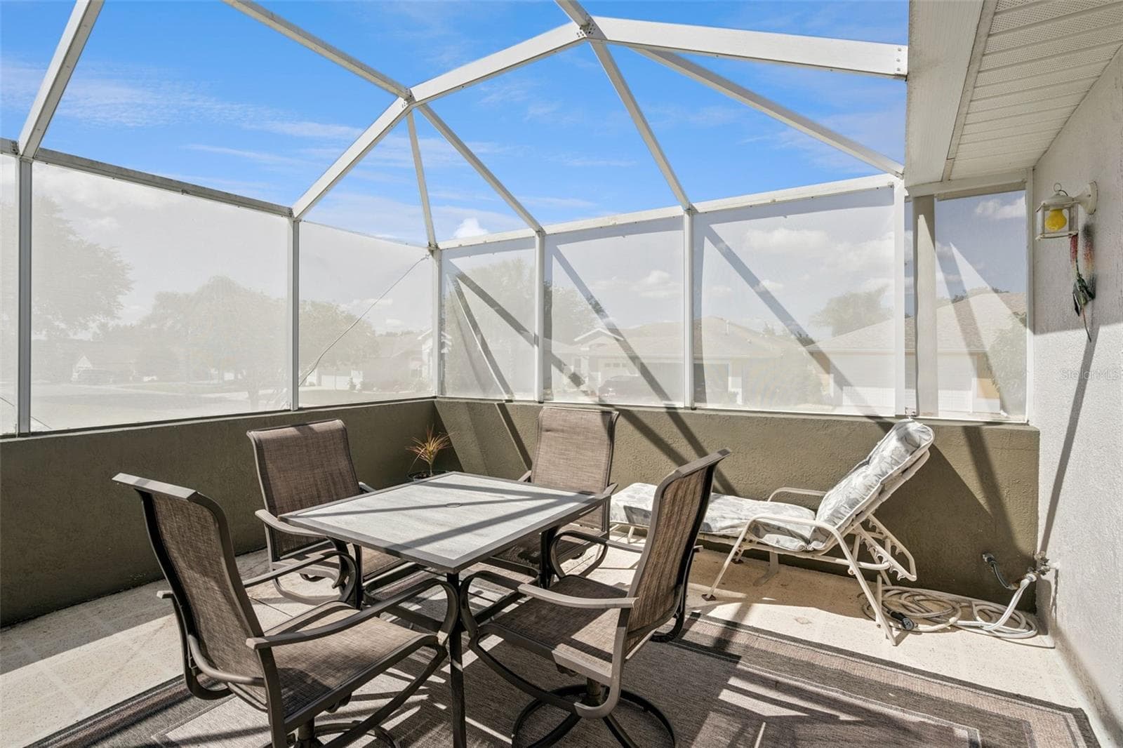 Another view of screened lanai. - 4900 CANOE CT, TAVARES