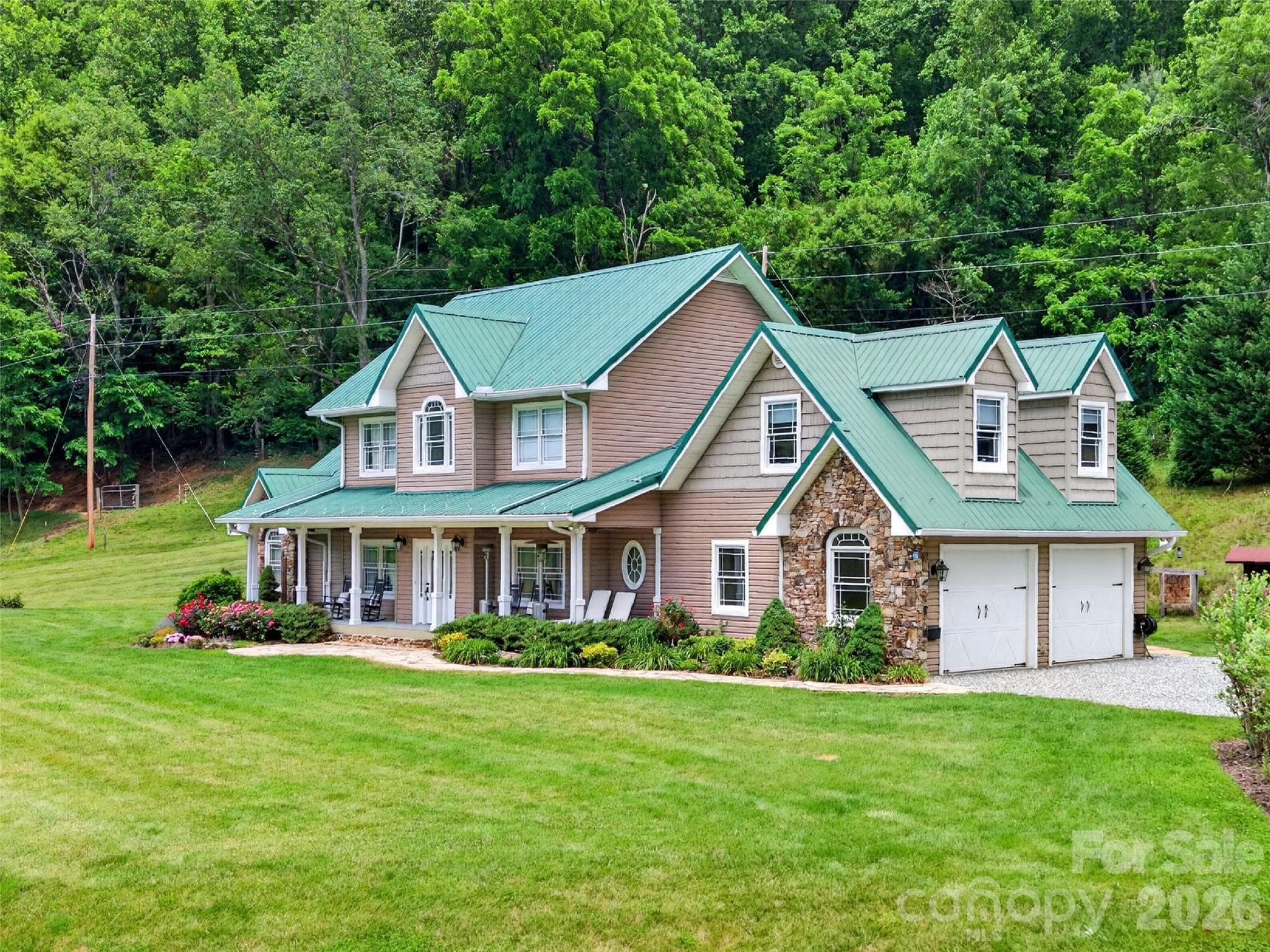 Single Family Residence at 227 Black Bear Cove, Clyde, photo 2 of 47