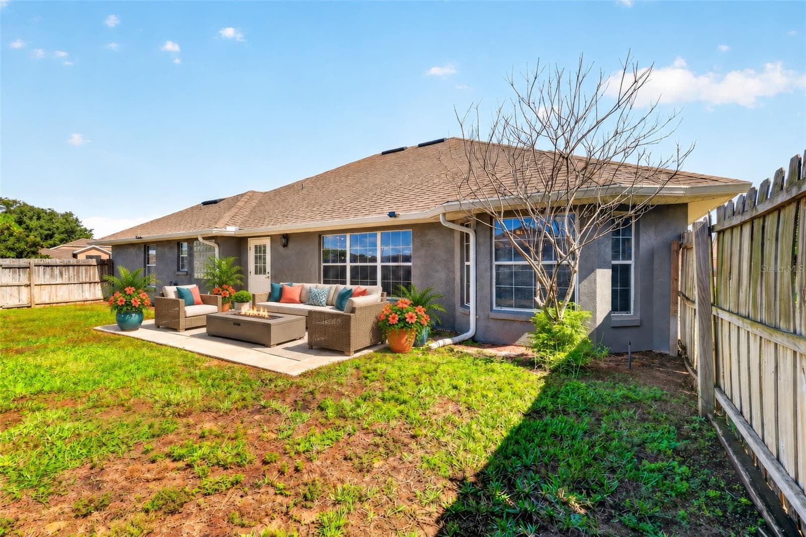 Patio with fenced backyard - 4460 MARSH HARBOR DR, TAVARES