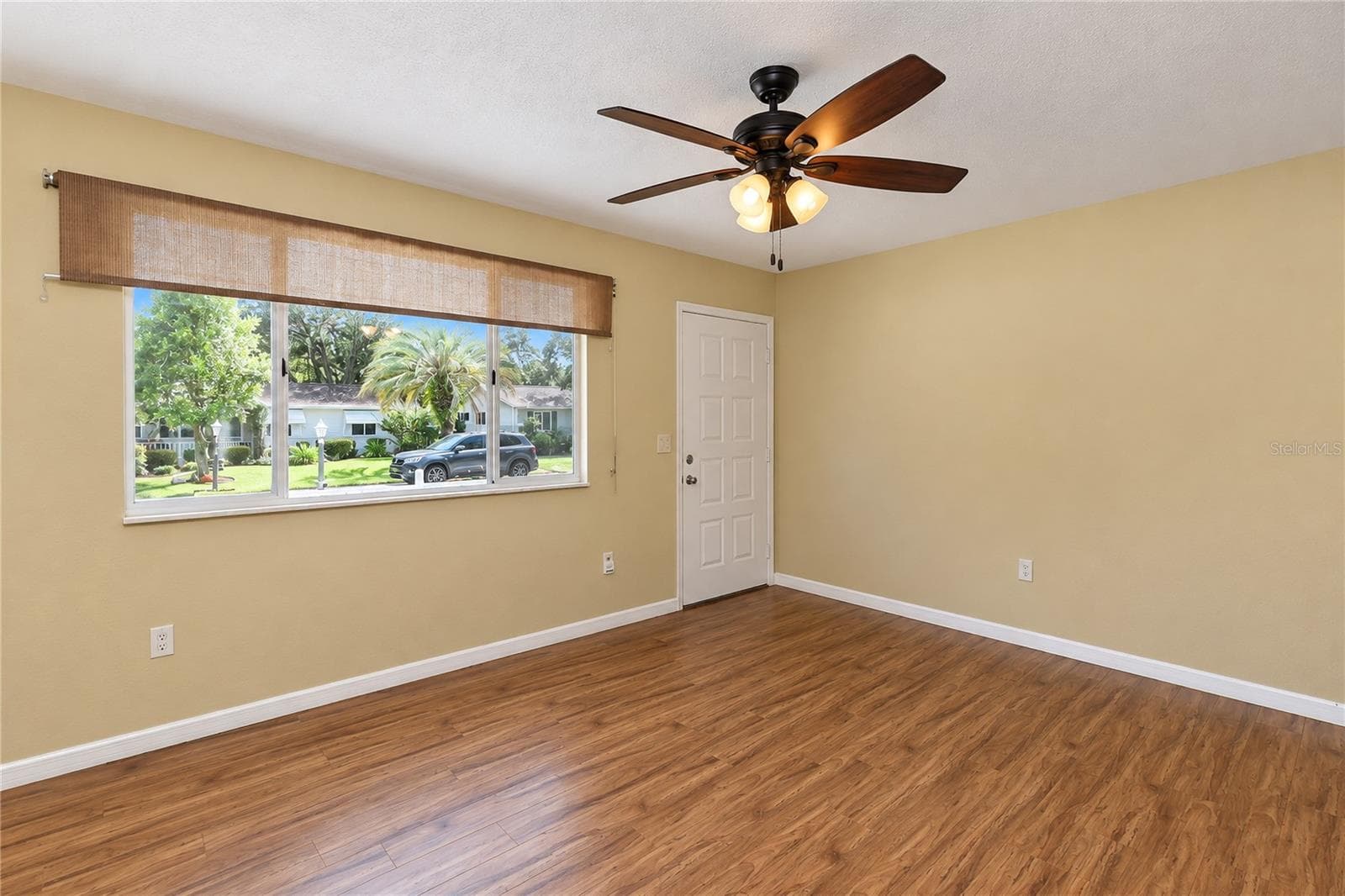 Lighted ceiling fan with remote - 8169 SW 108TH LANE RD, OCALA