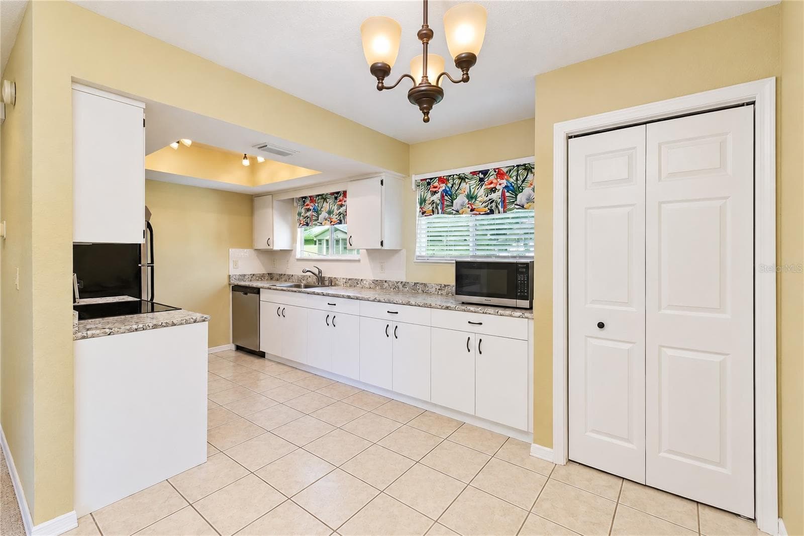 Good Sized Remodeled Kitchen with Pantry - 8169 SW 108TH LANE RD, OCALA