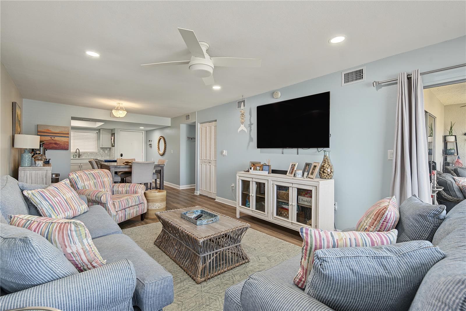 Condominium at 90 S HIGHLAND AVE #1203, TARPON SPRINGS, photo 3 of 21