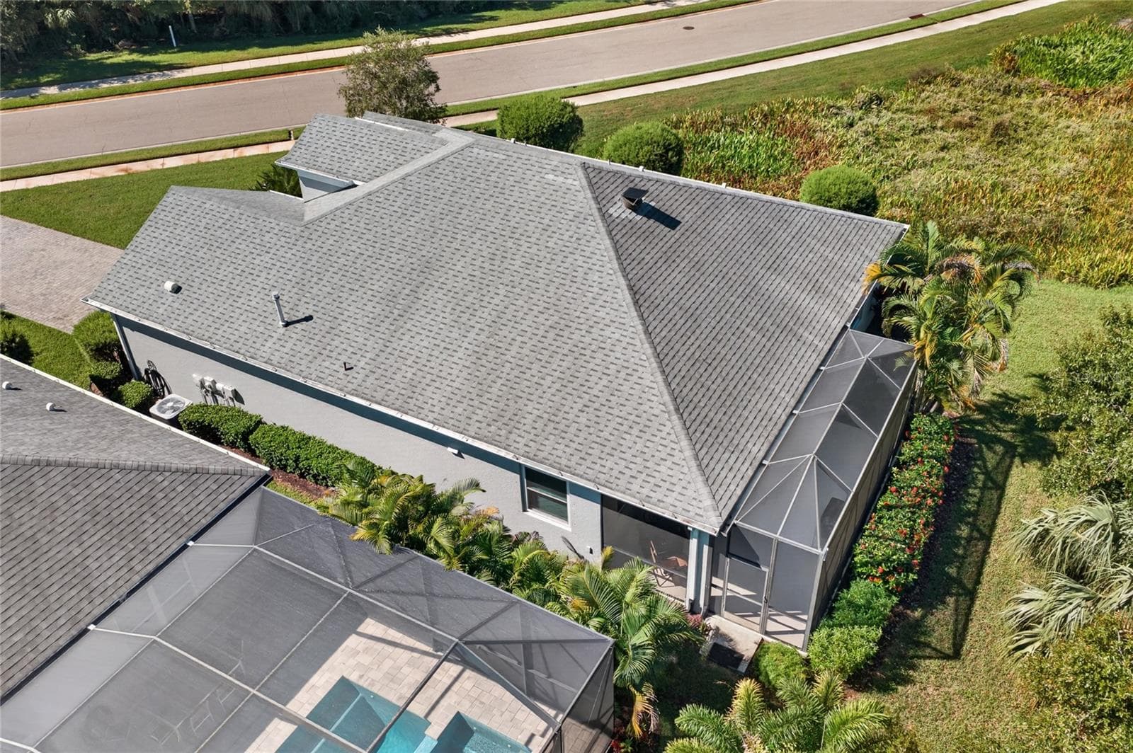 Single Family Residence at 3803 WOODCLIFF LAKE TER, SARASOTA, photo 37 of 45