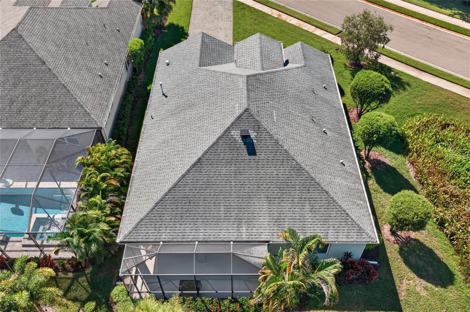 Single Family Residence at 3803 WOODCLIFF LAKE TER, SARASOTA, photo 38 of 45