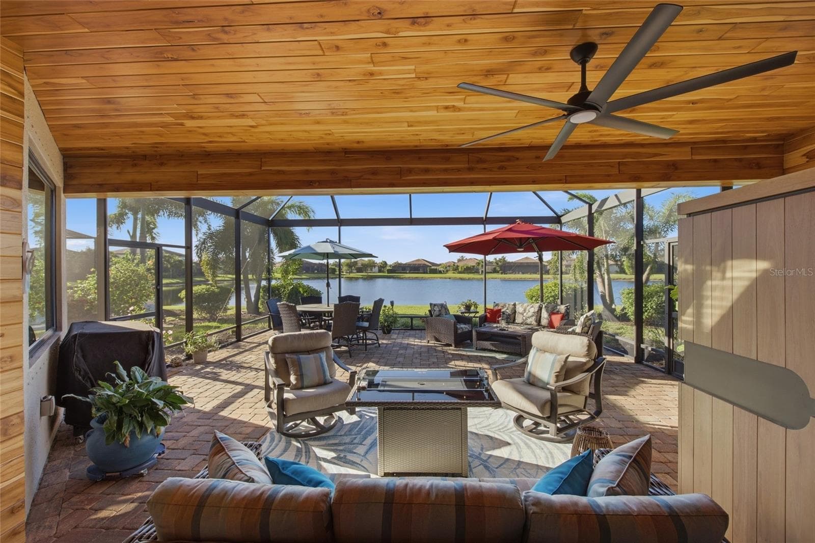 Lanai with Teak Wood Awning - 6726 ROOKERY LAKE DR, BRADENTON
