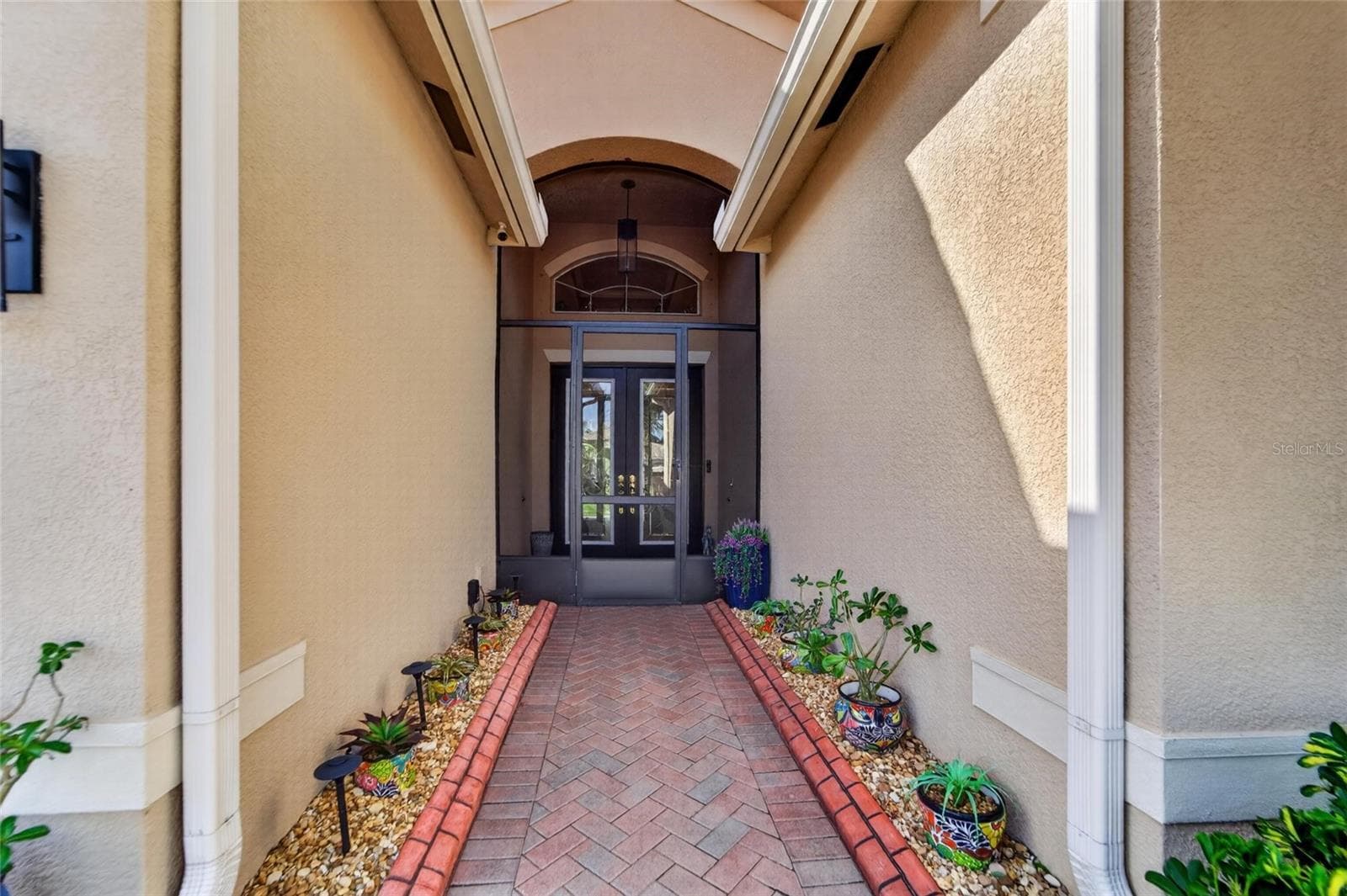 Exterior Front Walkway - 16301 GARNET GLEN PL, WIMAUMA