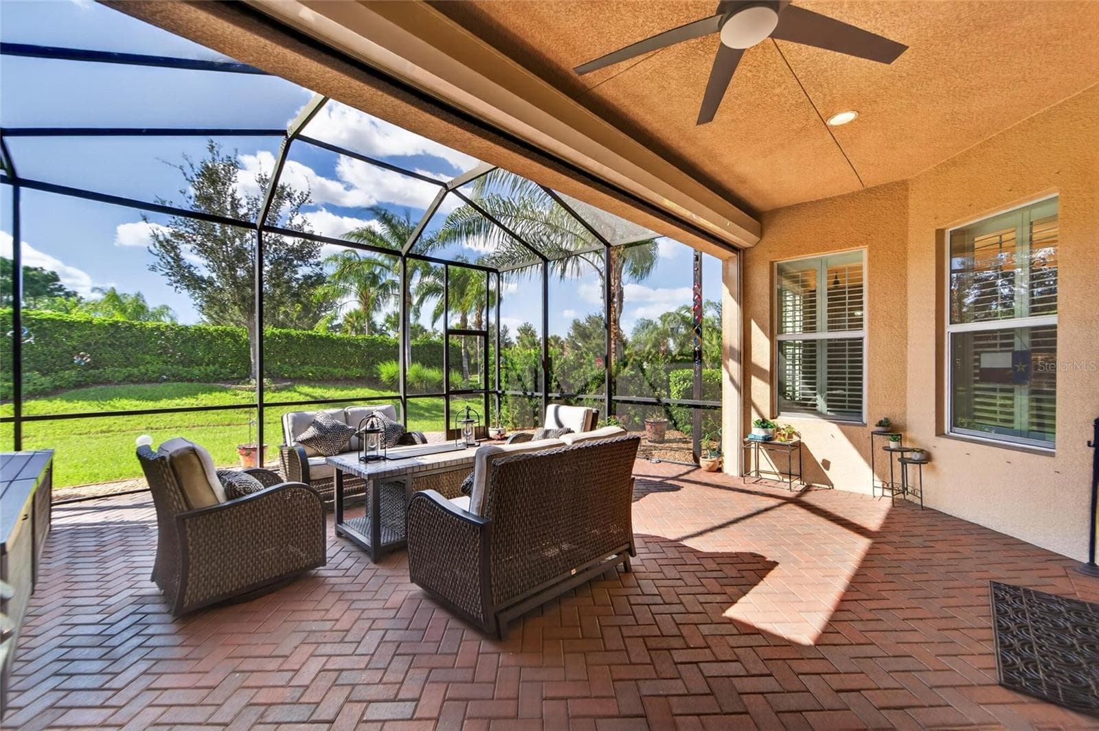 Screened Lanai w/Brick Pavers - 16301 GARNET GLEN PL, WIMAUMA
