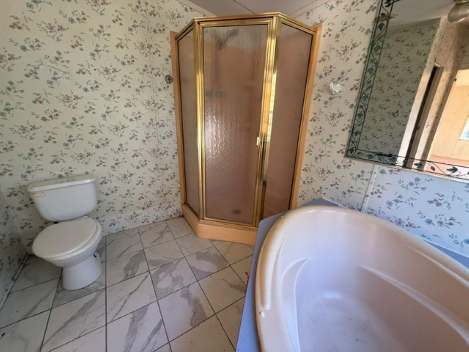 Primary Bathroom - 16510 NE 30TH CT, CITRA