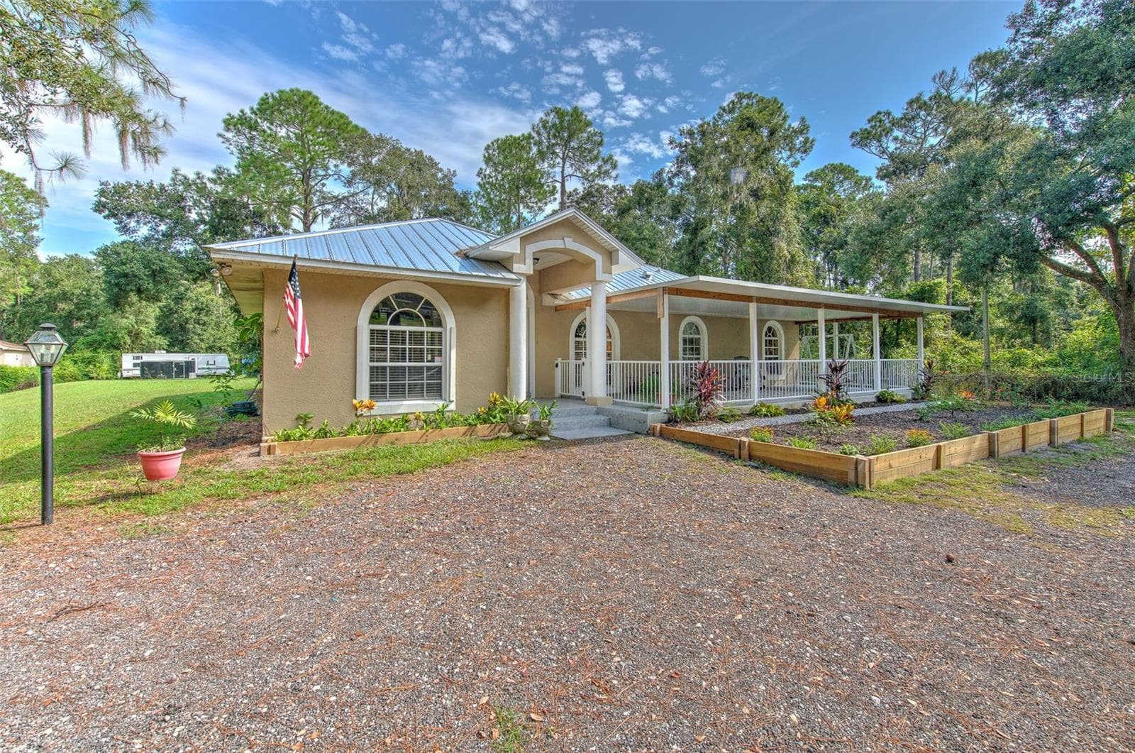 Front Exterior - 118 E HUNTER RD, PLANT CITY