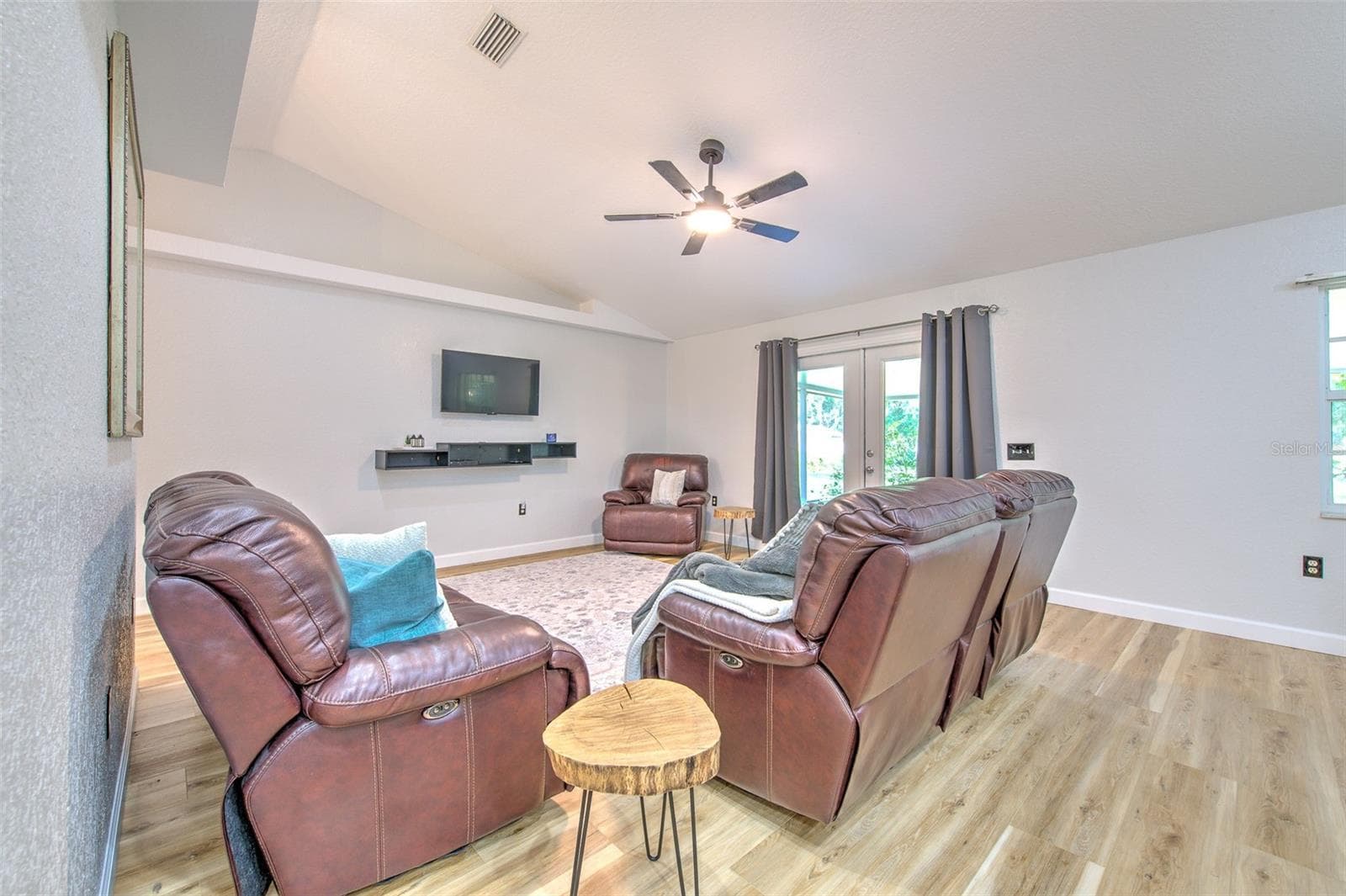 Living Room - 118 E HUNTER RD, PLANT CITY