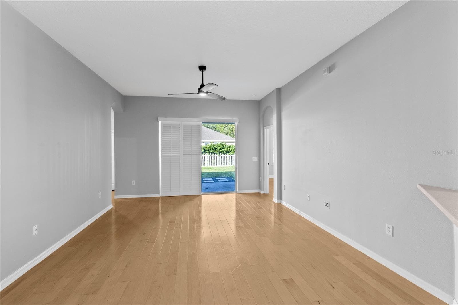 Living area - 3214 BAYFLOWER AVE, HARMONY