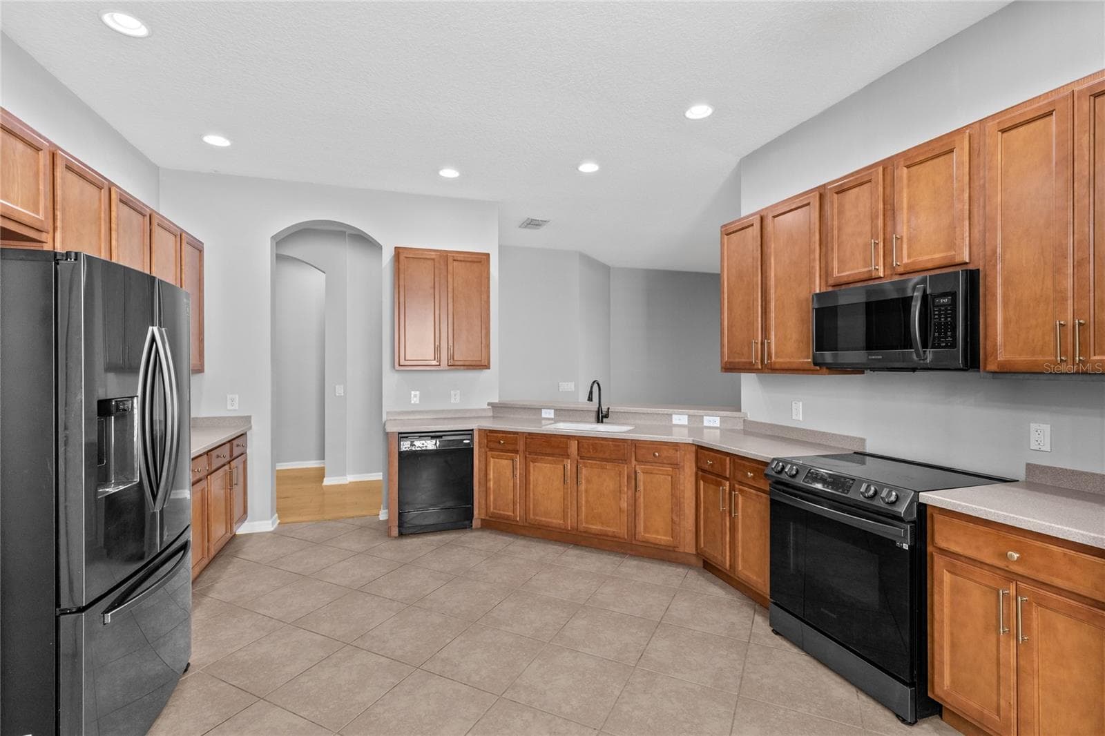 Kitchen - 3214 BAYFLOWER AVE, HARMONY