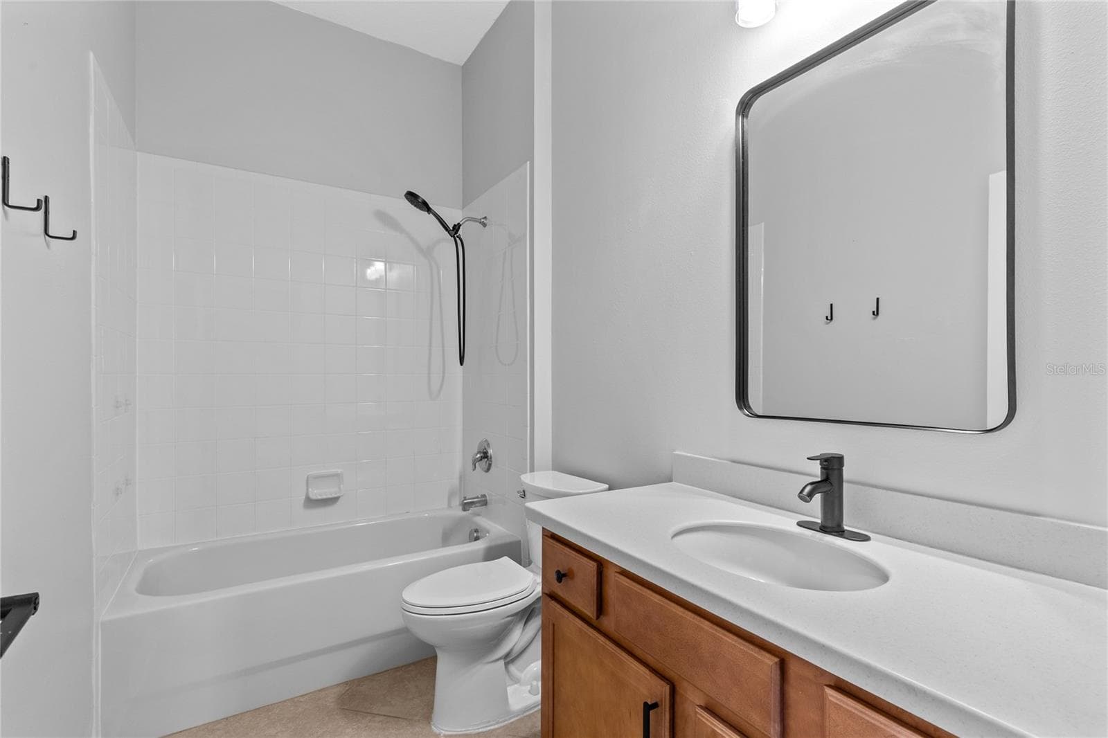 Guest bathroom 2 - 3214 BAYFLOWER AVE, HARMONY
